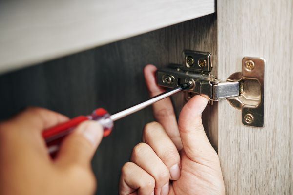 Cabinet Hinge Installation in Grand Prairie